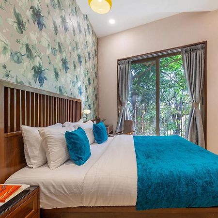 The Blue Horizon By Stayvista: Beachfront Villa with Pool and Games Alibag Exterior photo