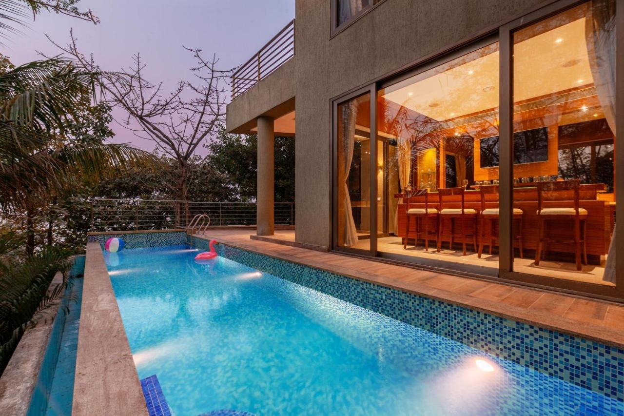 The Blue Horizon By Stayvista: Beachfront Villa with Pool and Games Alibag Exterior photo
