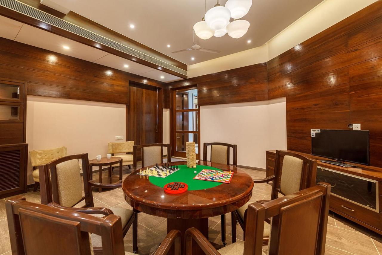 The Blue Horizon By Stayvista: Beachfront Villa with Pool and Games Alibag Exterior photo