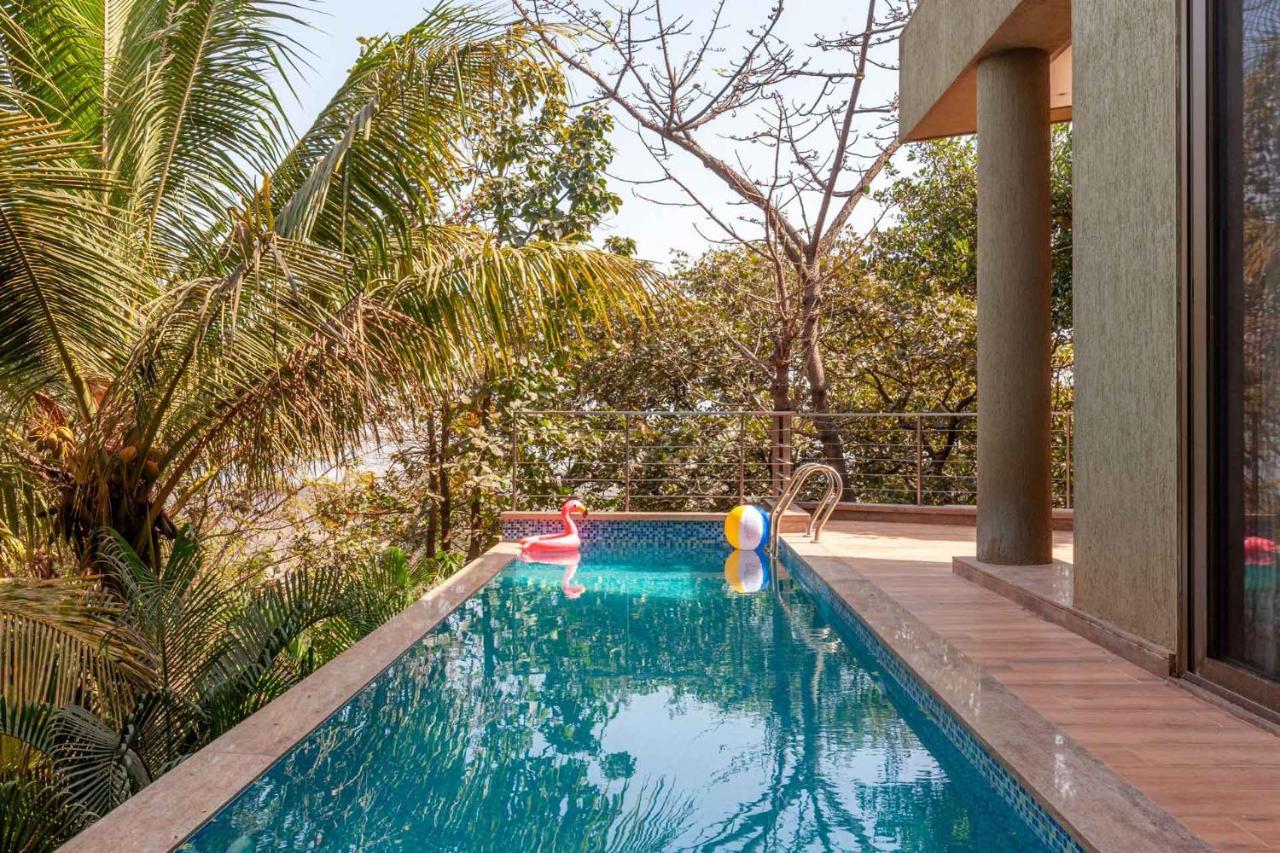 The Blue Horizon By Stayvista: Beachfront Villa with Pool and Games Alibag Exterior photo