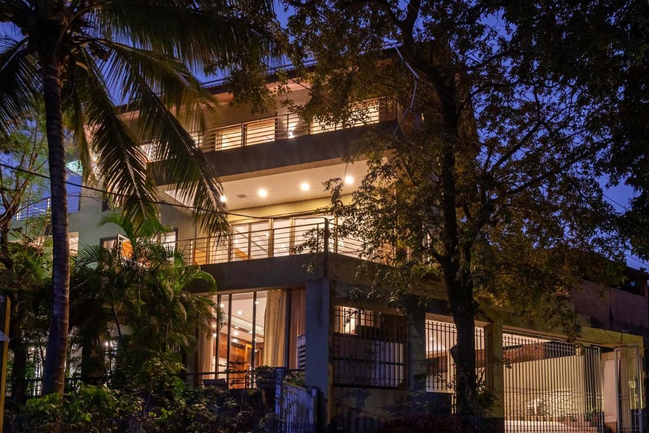 The Blue Horizon By Stayvista: Beachfront Villa with Pool and Games Alibag Exterior photo