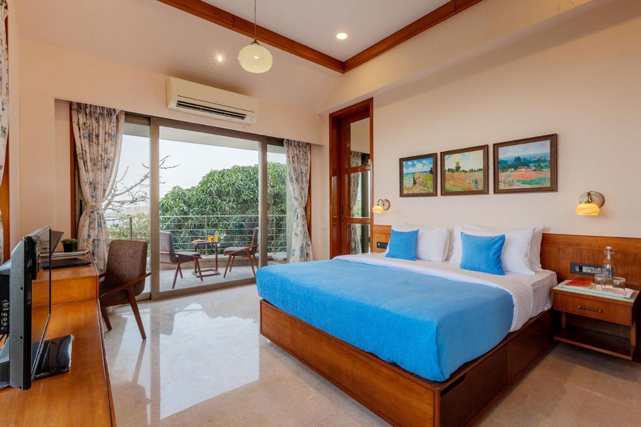 The Blue Horizon By Stayvista: Beachfront Villa with Pool and Games Alibag Exterior photo