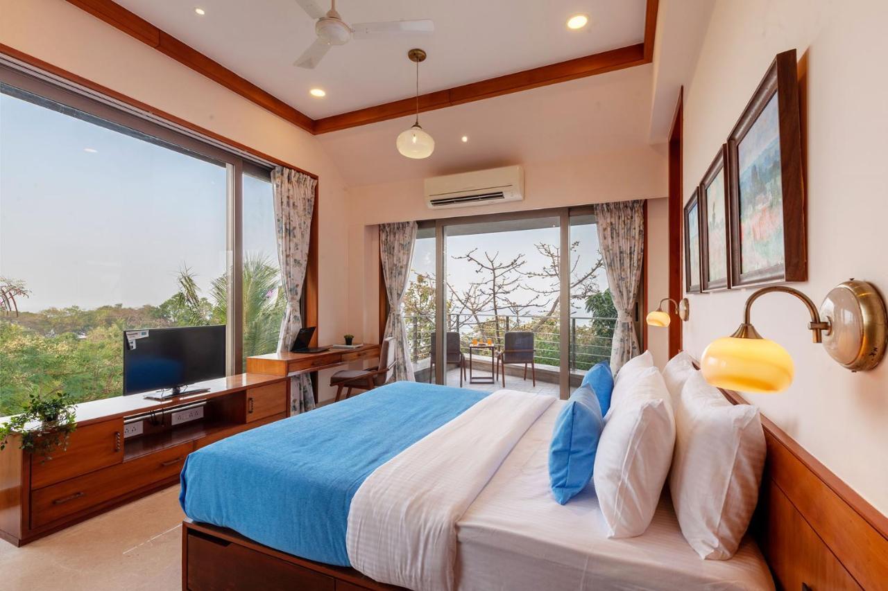 The Blue Horizon By Stayvista: Beachfront Villa with Pool and Games Alibag Exterior photo
